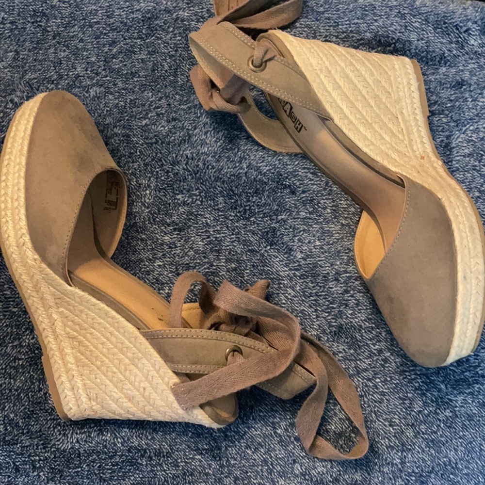 Wedges - Picture 2 of 5